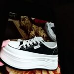 Foto de la opinión de Cliente sobre Zapatillas Altas Estilo Coreano con Plataforma
