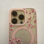 Foto de la opinión de J***z sobre Funda Magnética Floral Elegante para iPhone