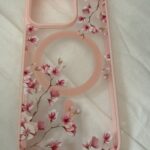 Foto de la opinión de M***a sobre Funda Magnética Floral Elegante para iPhone