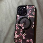 Foto de la opinión de O***r sobre Funda Magnética Floral Elegante para iPhone