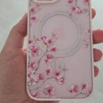 Foto de la opinión de Cliente sobre Funda Magnética Floral Elegante para iPhone