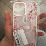 Foto de la opinión de M***e sobre Funda Magnética Floral Elegante para iPhone